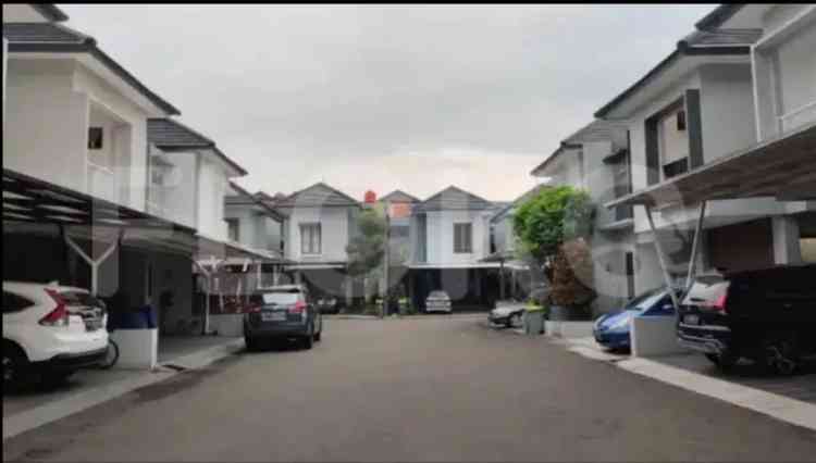 Disewakan Rumah 5 BR, Luas 172 m2 di Cluster Cirendeu, Ciputat 2