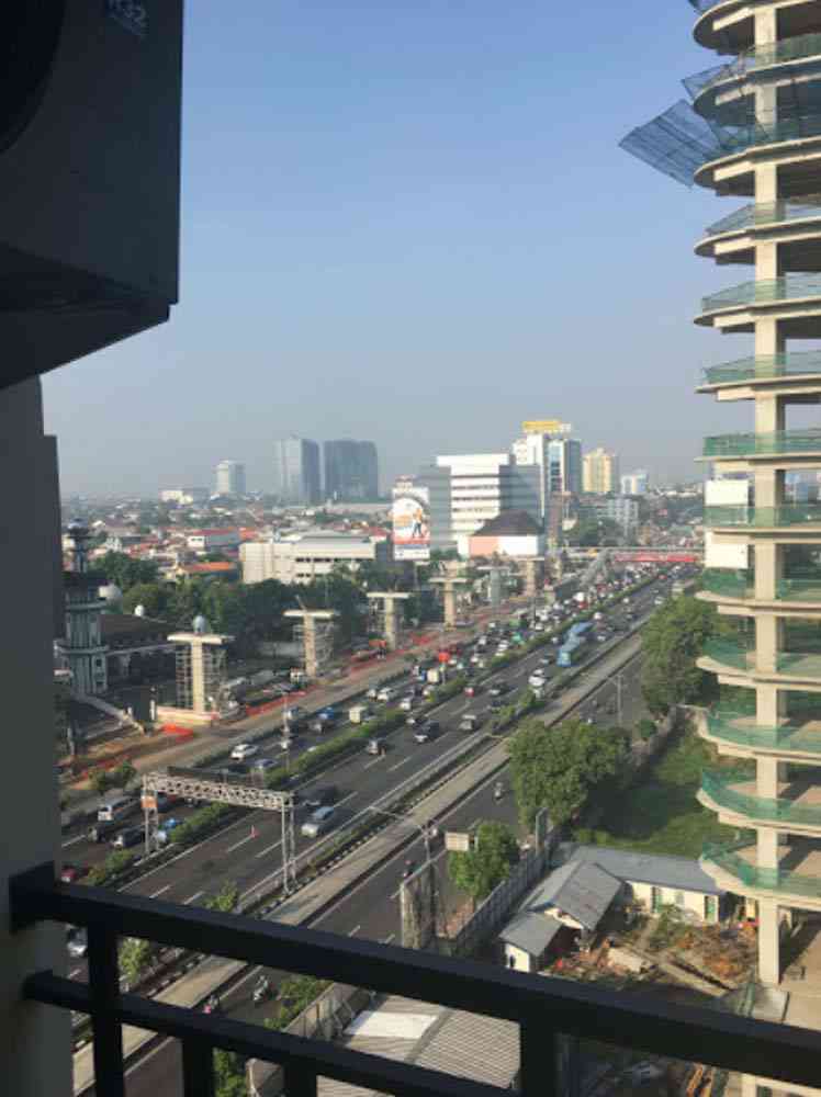 lalu lintas signature park apartemen