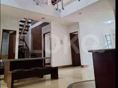 Disewakan Rumah 4 BR, Luas 250 m2 di Cilandak 3