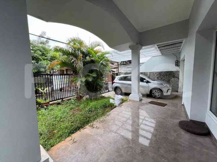 Disewakan rumah 4 BR, Luas 200 m2 di Pejaten 1