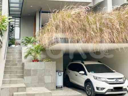 Disewakan Rumah 3 BR, Luas 150 m2 di Pejaten 1