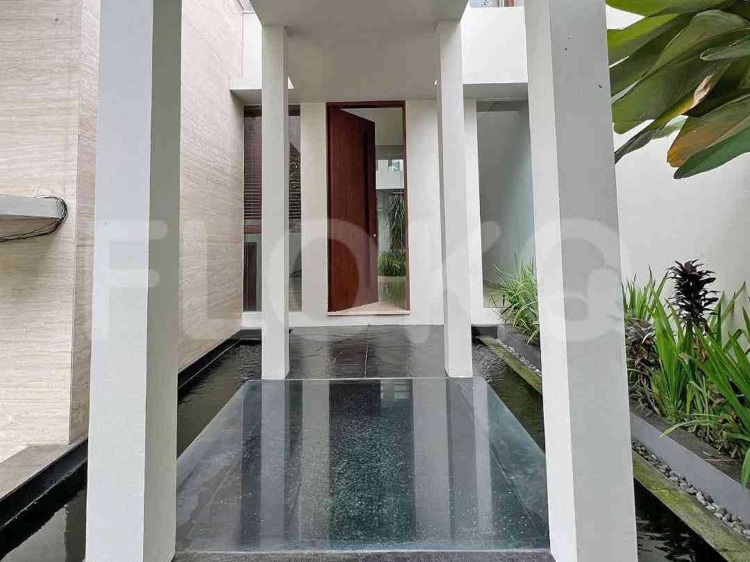 Disewakan Rumah 4 BR, Luas 470 m2 di Kemang 2