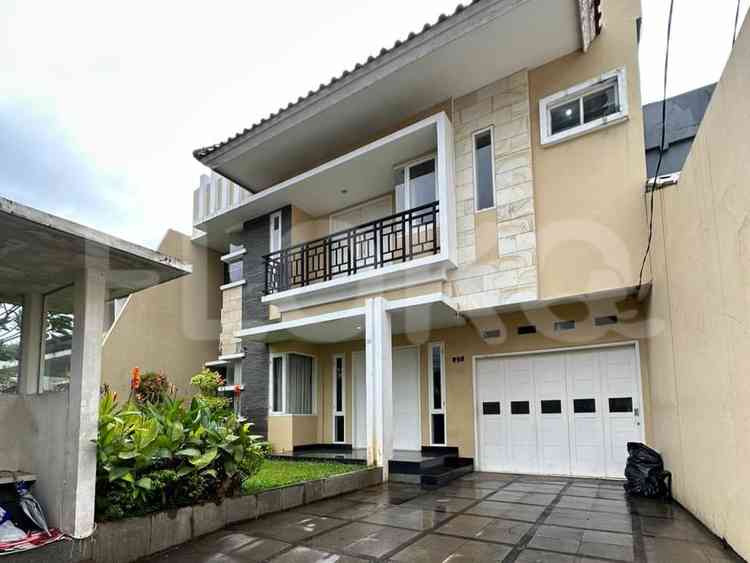 275 sqm, 4 BR house for rent in Pejaten 1