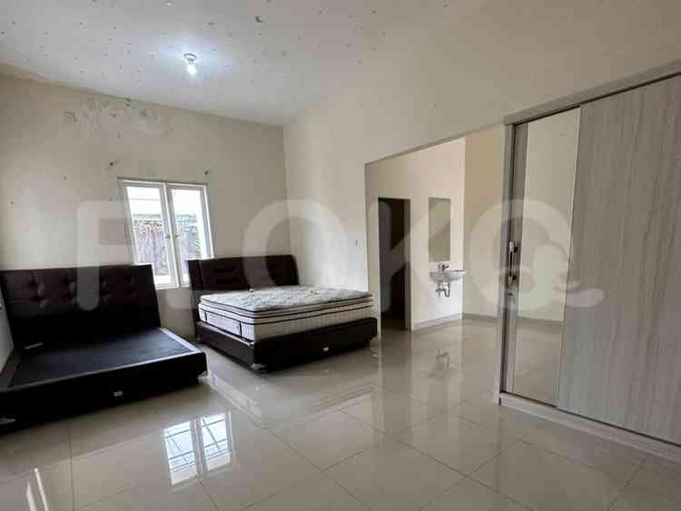 275 sqm, 4 BR house for rent in Pejaten 4