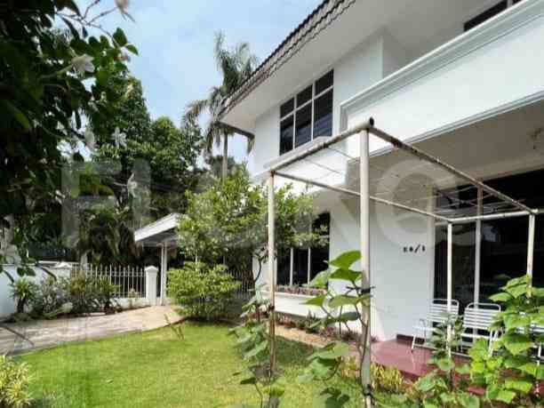 Disewakan Rumah 3 BR, Luas 210 m2 di Kebon Jeruk 1