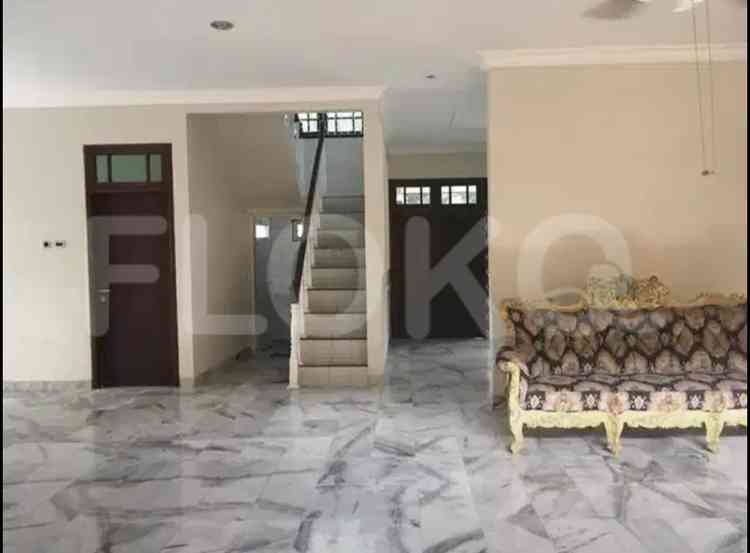 Disewakan Rumah 5 BR, Luas 400 m2 di Kebon Jeruk 2