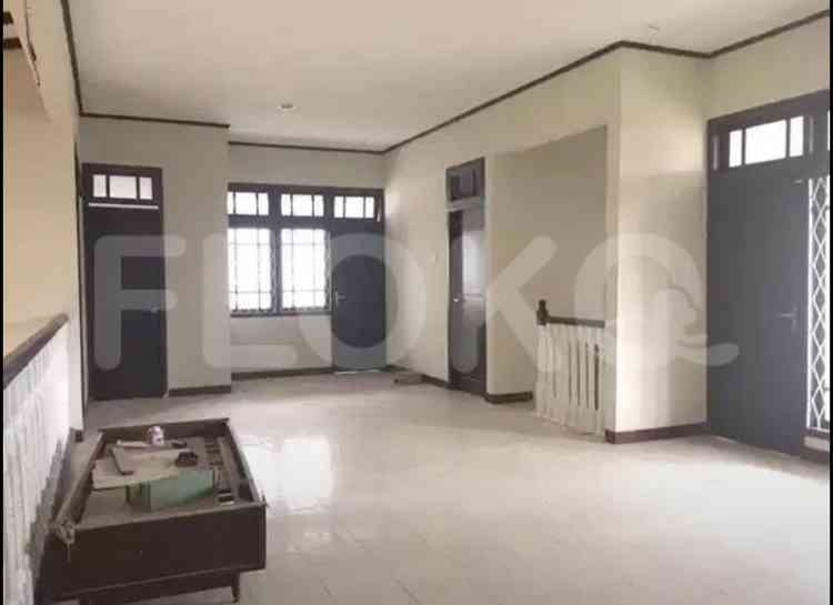 400 sqm, 5 BR house for rent in Kebon Jeruk 3