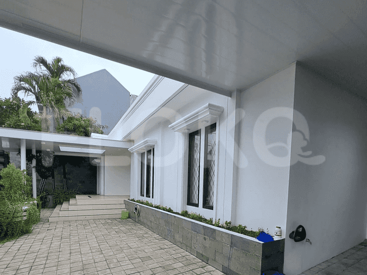 Disewakan Rumah 4 BR, Luas 342 m2 di Cipete 1