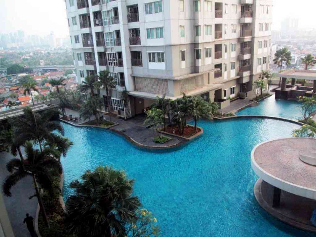 Kolam renang thamrin residence apartemen