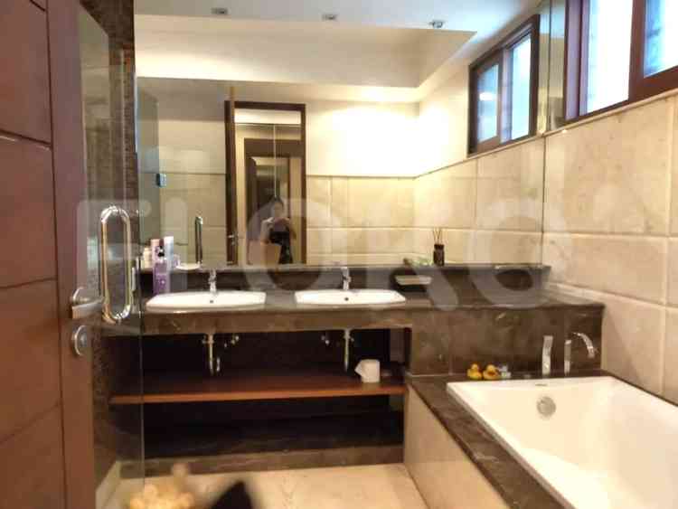 640 sqm, 5 BR house for sale in Jl. Dukuh Patra, Mega Kuningan 1