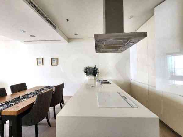 Dijual Apartemen 2 BR, Lantai 30, Luas 128 m2 di Gandaria 4