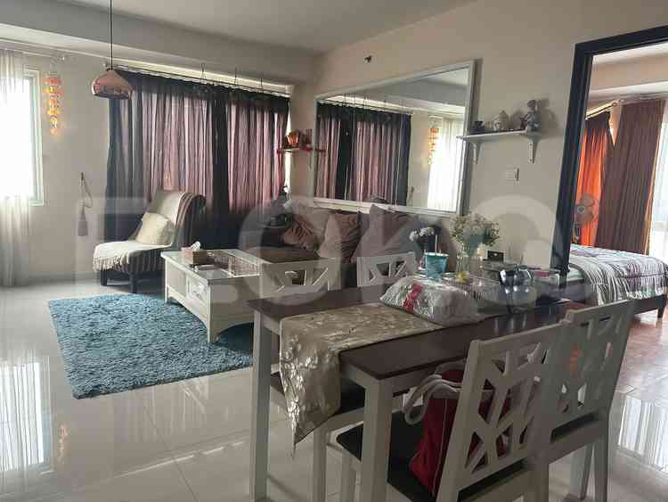 Dijual Apartemen 2 BR, Lantai 17, Luas 64 m2 di Kuningan 7