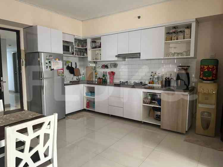 Dijual Apartemen 2 BR, Lantai 17, Luas 64 m2 di Kuningan 8