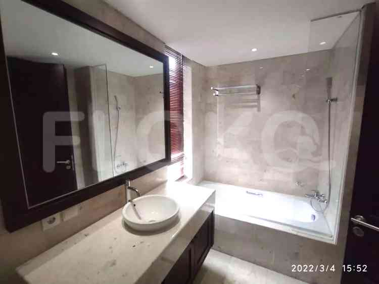 176 sqm, 11th floor, 4 BR apartment for sale in Setiabudi 1