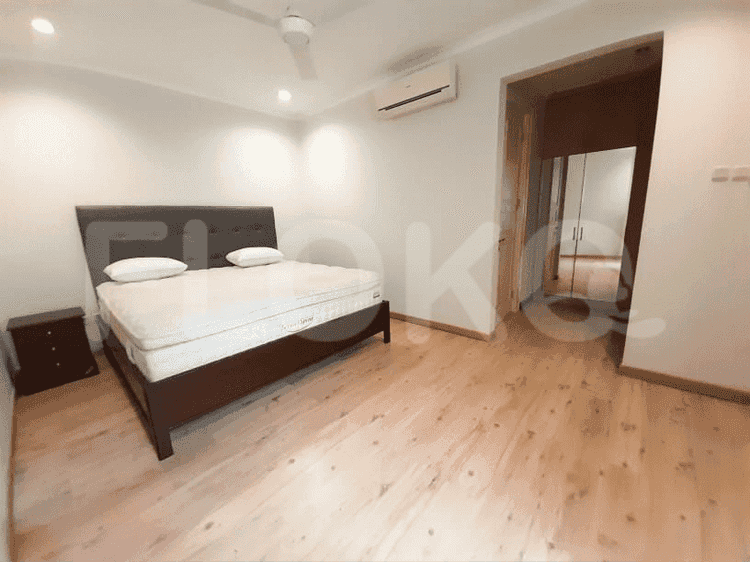 Disewakan Rumah 3 BR, Luas 250 m2 di Kemang 3