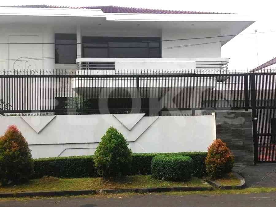 560 sqm, 5 BR house for rent in jl. Taman Patra, Mega Kuningan 3