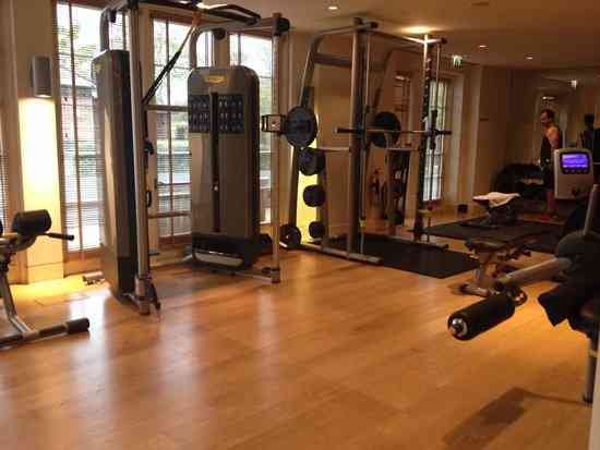 gym the grove apartemen