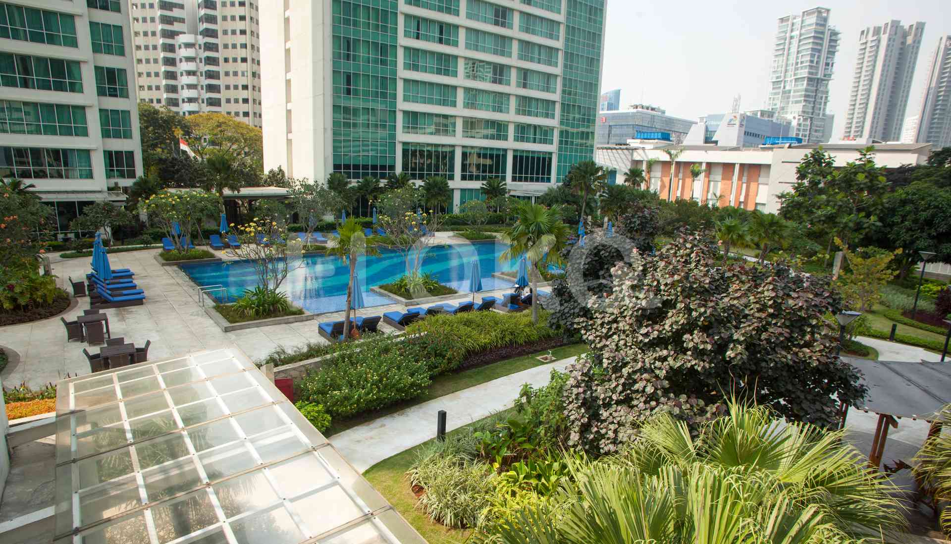 kolam renang setiabudi sky garden