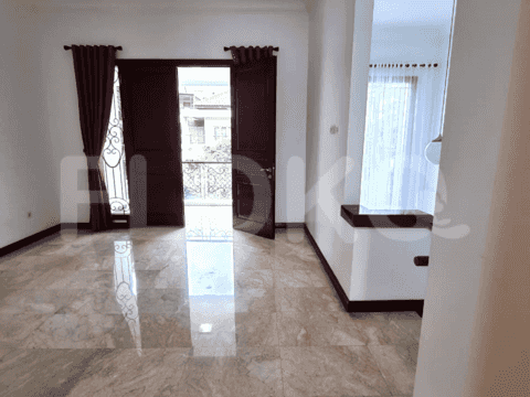 420 sqm, 5 BR house for rent in Pondok Indah 2