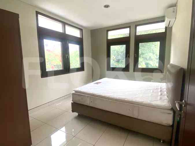 400 sqm, 4 BR house for rent in jl Jaya Mandala, Mega Kuningan 1