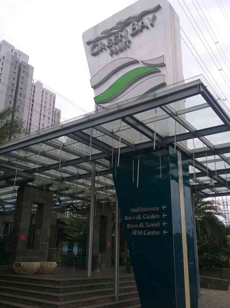 Gerbang Green Bay Pluit Apartemen