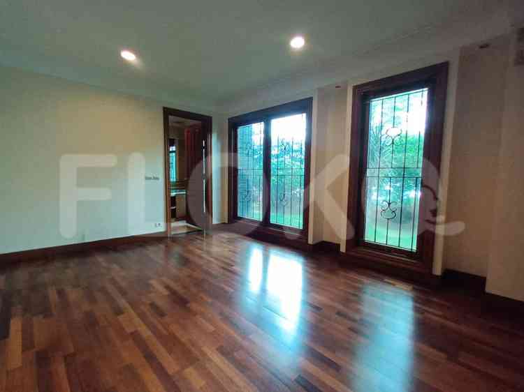 Disewakan Rumah 5 BR, Luas 800 m2 di Pondok Indah 4