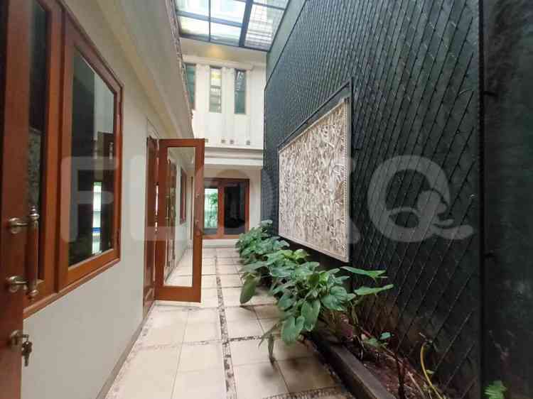 Disewakan Rumah 5 BR, Luas 800 m2 di Pondok Indah 5