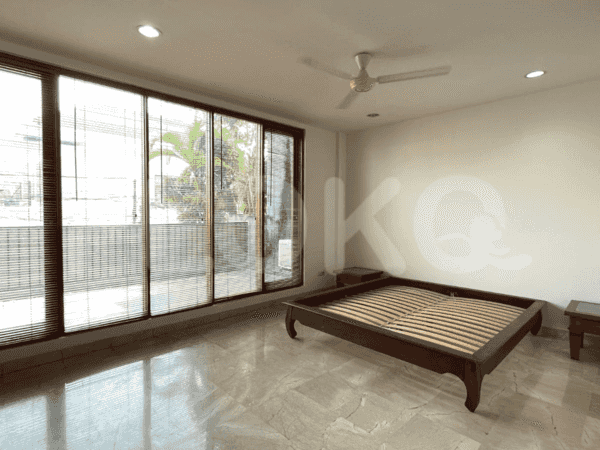 650 sqm, 4 BR house for rent in Kemang 3