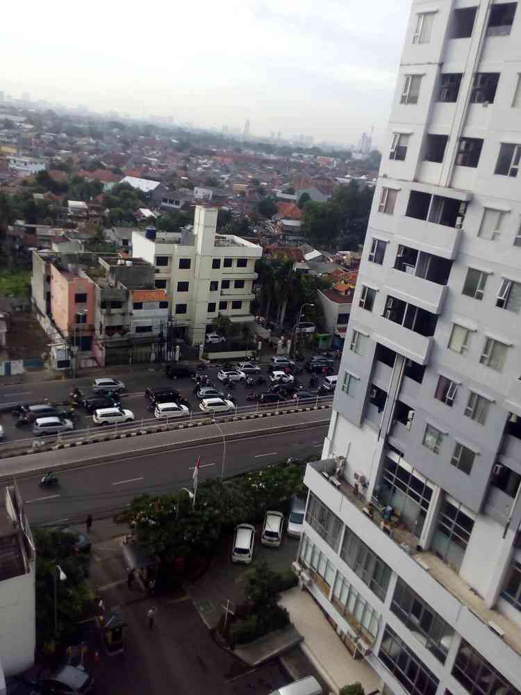 lalu lintas menteng square apartemen