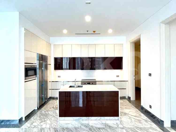 523 sqm, 15th floor, 4 BR apartment for sale in Kebayoran Baru 5