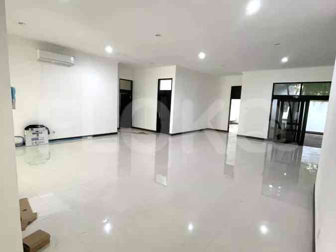 404 sqm, 4 BR house for rent in Jl Patra Kuningsn XII, Mega Kuningan 3