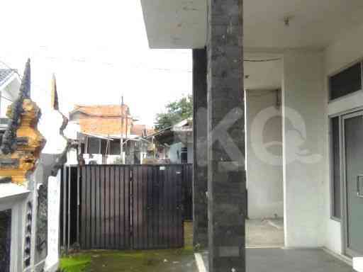 396 sqm, 9 BR house for sale in Jati Asih, Bekasi 2