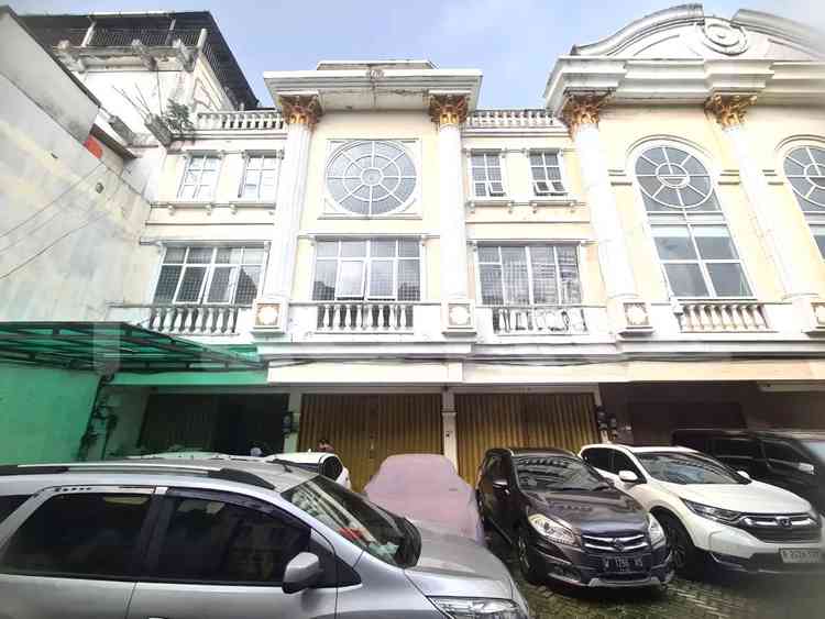 60 sqm, shophouse for rent in Royal Palace, Tebet 3