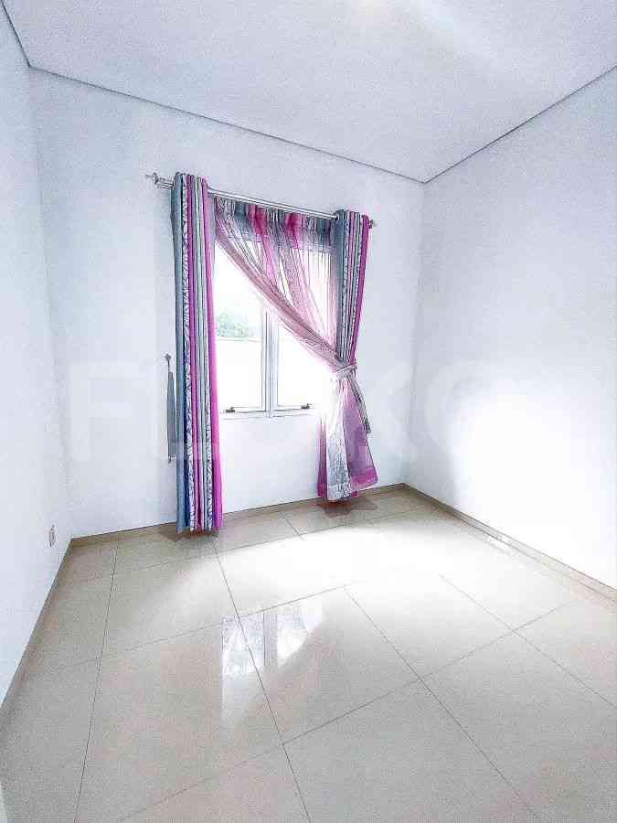 Disewakan Rumah 3 BR, Luas 80 m2 di Aluvia, Bintaro 2