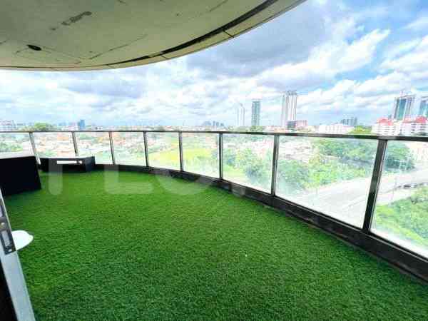 205 sqm, 8th floor, 4 BR apartment for sale in Mampang Prapatan 2