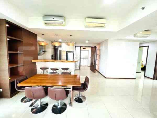 205 sqm, 8th floor, 4 BR apartment for sale in Mampang Prapatan 1