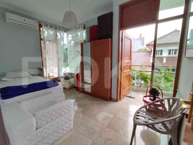 Disewakan Rumah 3 BR, Luas 170 m2 di Gandaria 3