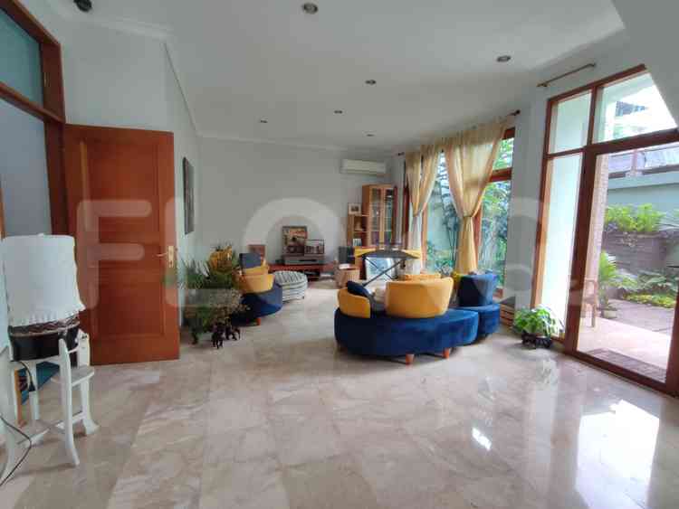 Disewakan Rumah 3 BR, Luas 170 m2 di Gandaria 4