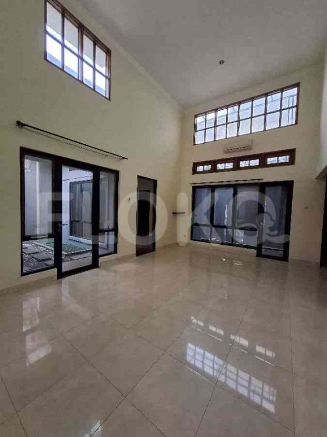 Disewakan Rumah 3 BR, Luas 160 m2 di Sektor 7, Bintaro 5