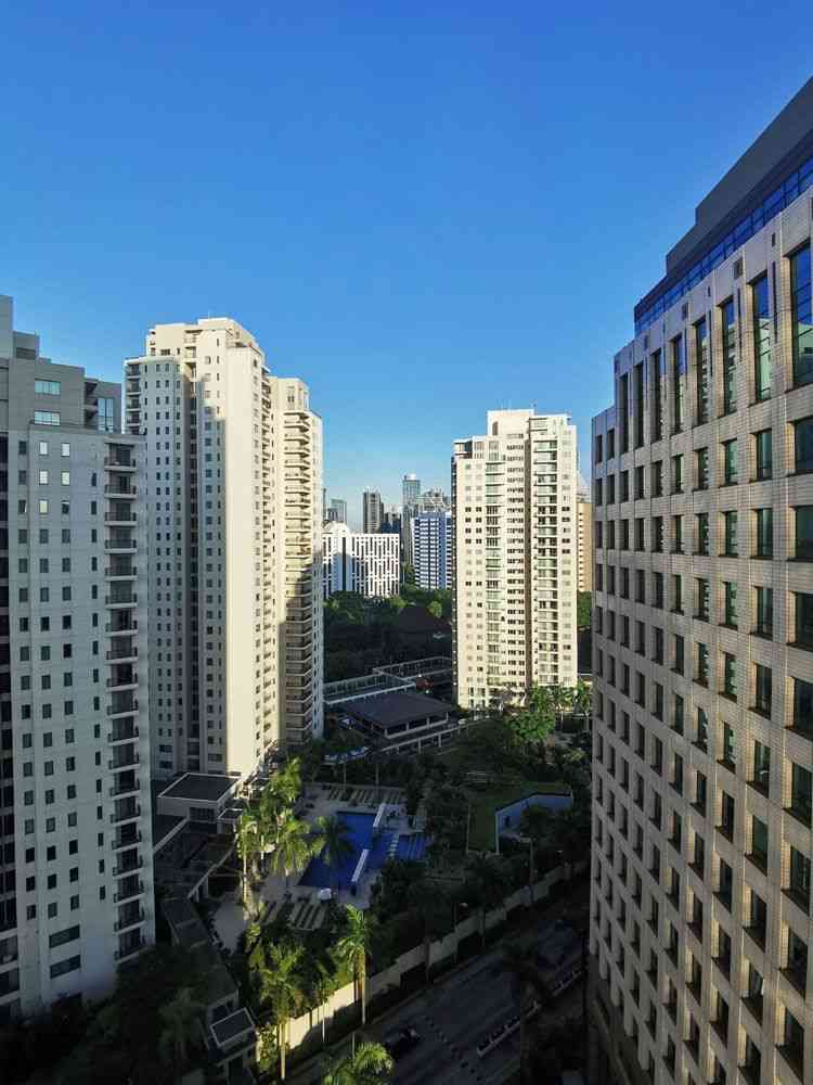 Building Apartment Plaza Senayan