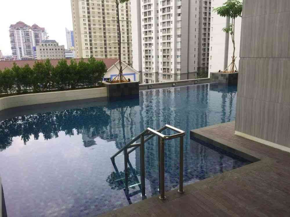 Kolam renang Grand Mansion Apartemen