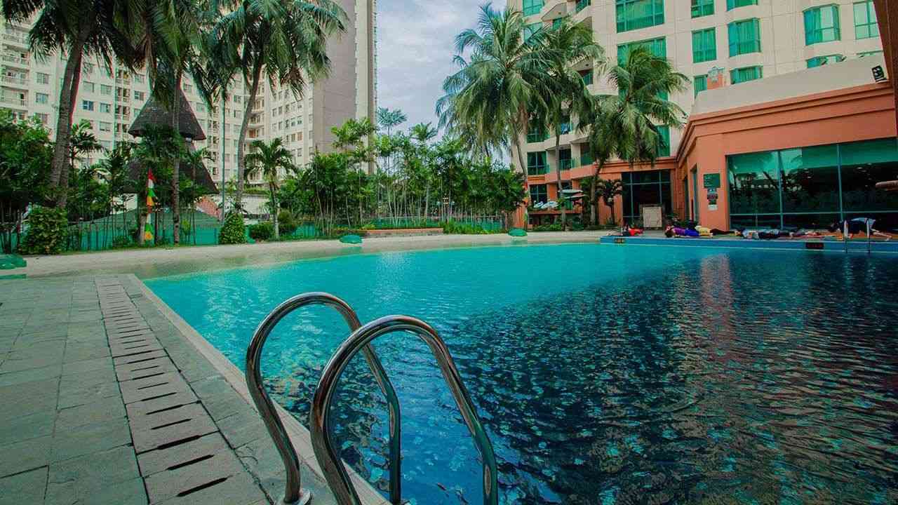 Kolam renang Casablanca Apartemen