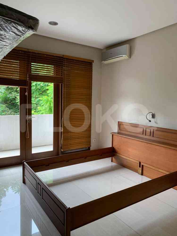 Dijual Rumah 4 BR, Luas 1090 m2 di Jl. Pekayon 1, Pasar Minggu 5