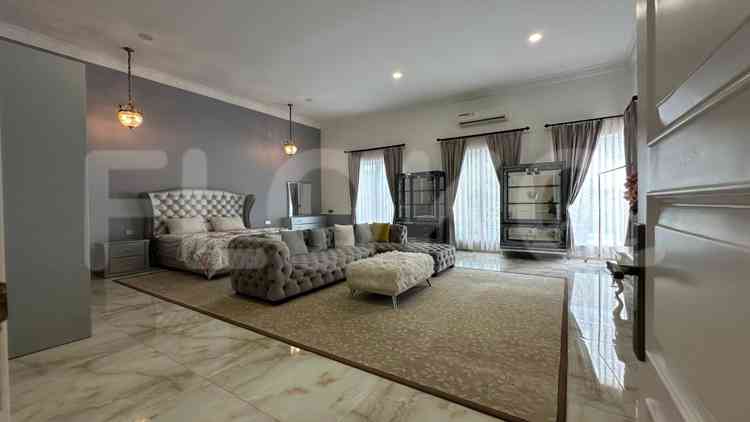 Disewakan Rumah 5 BR, Luas 700 m2 di Menteng, Menteng 5