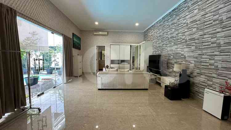 Disewakan Rumah 5 BR, Luas 700 m2 di Menteng, Menteng 10