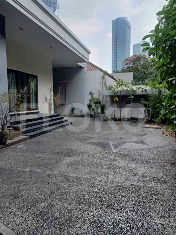 Disewakan Rumah 7 BR, Luas 1000 m2 di Menteng, Menteng 2