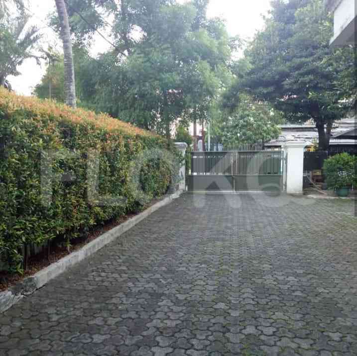 Disewakan Rumah 6 BR, Luas 380 m2 di Jl. Pertanin III, Lebak Bulus 1