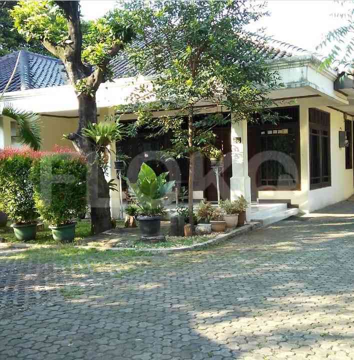 Disewakan Rumah 6 BR, Luas 380 m2 di Jl. Pertanin III, Lebak Bulus 2