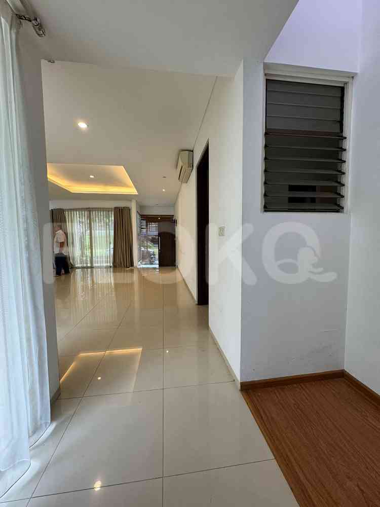 Disewakan Rumah 4 BR, Luas 230 m2 di Serenia Hills, Lebak Bulus 5