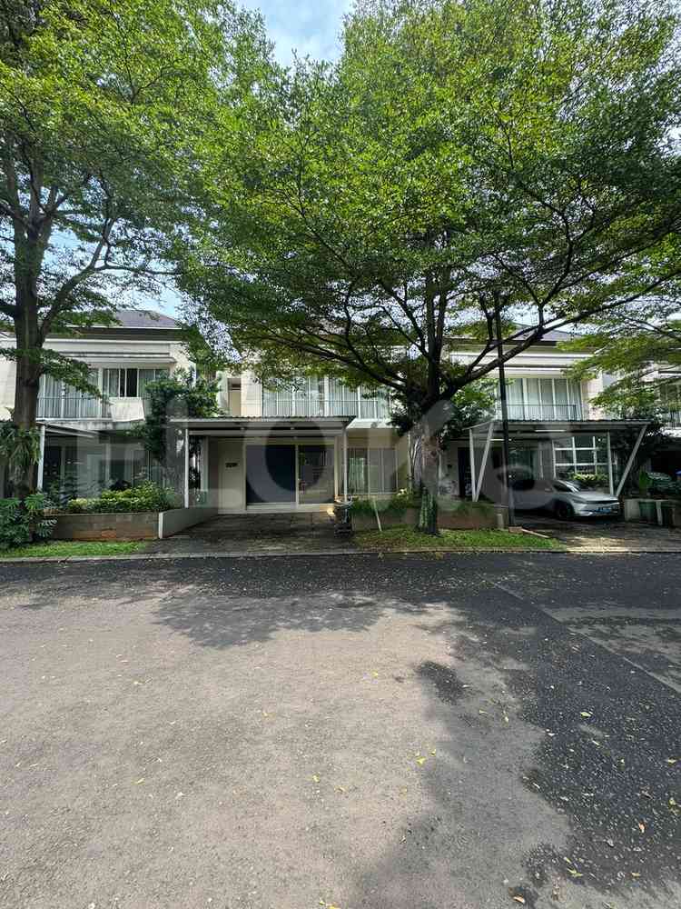 Disewakan Rumah 4 BR, Luas 230 m2 di Serenia Hills, Lebak Bulus 1